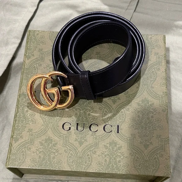 Gucci | Accessories | Gucci Marmont Leather With Shiny Gold  display picture 3